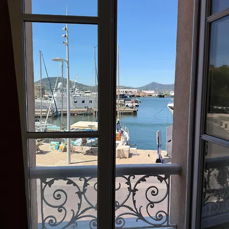 Апартаменты Sur Le Port *